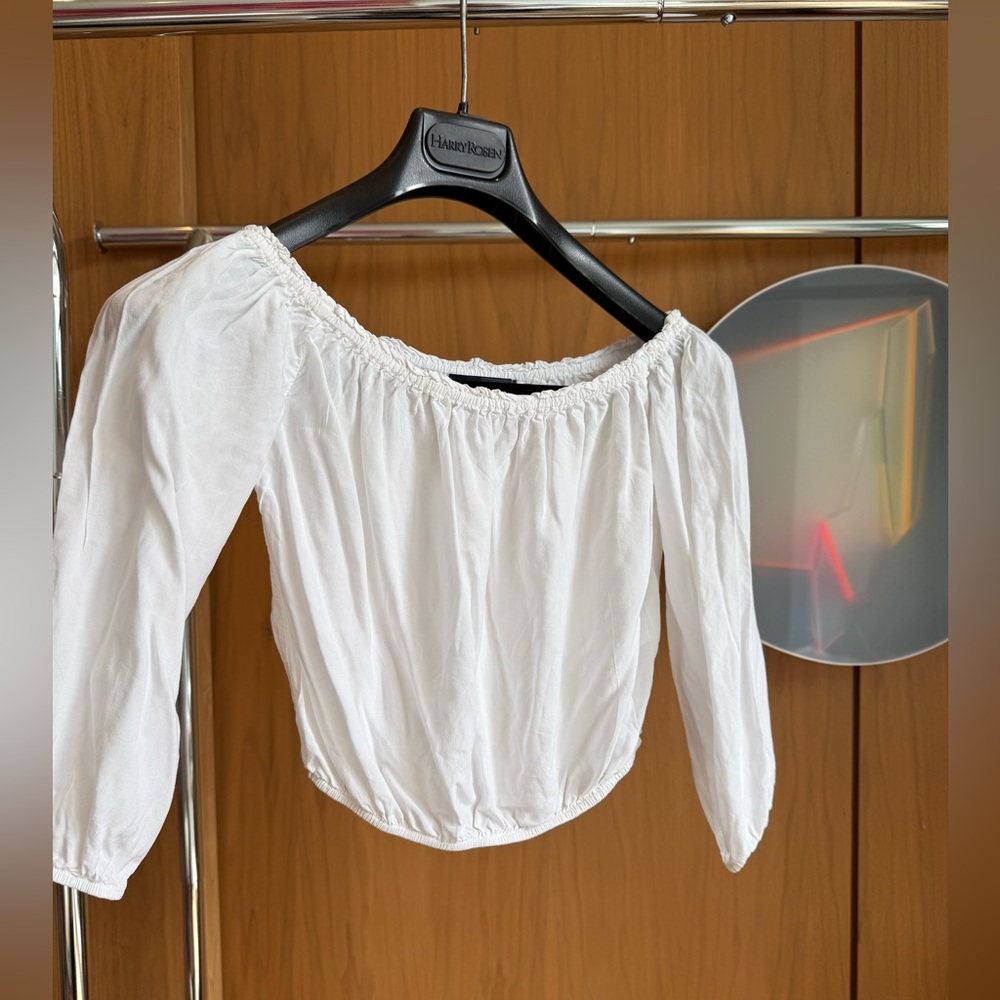 Brandy Melville White Off-Shoulder Cropped Blouse Size Small